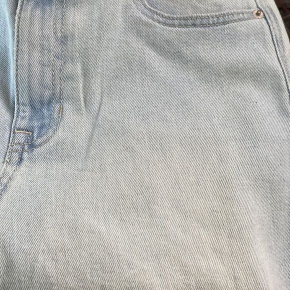 Light Denim Mom Jeans - Picture 6 of 7